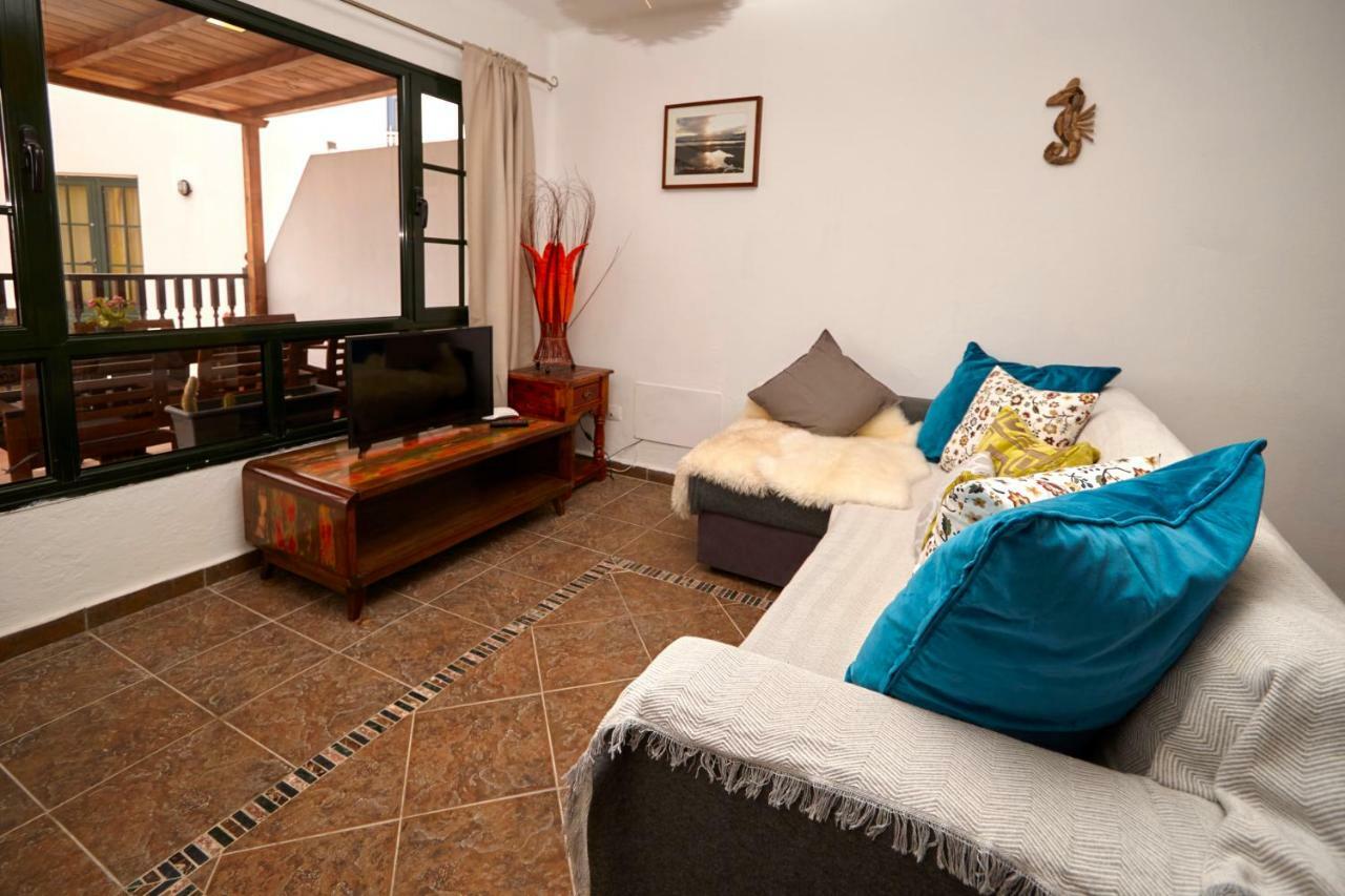 Casa Margarita - Shared Pool - Close To Seafront Promenade Punta Mujeres Dış mekan fotoğraf
